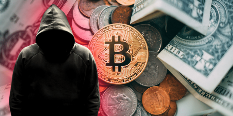 Hombre encapuchado con moneda de Bitcoin de fondo